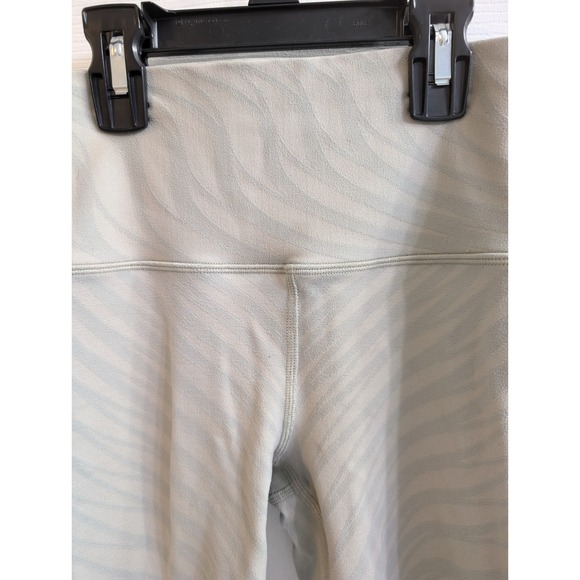 Alo Yoga Pistachio Waves Print High 7/8 Length Waist Leggings Women's 23Wx30L - Picture 4 of 8